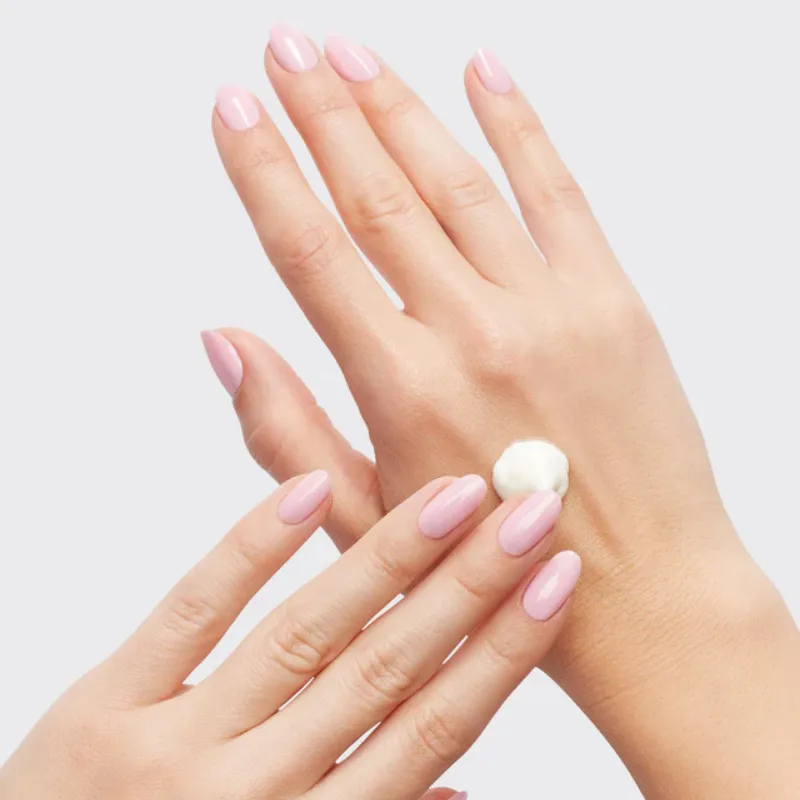 OPI hand- en nagelriemcrème, vegan, 97% natuurlijke ingrediënten, sheaboter en oliën voor zachte, gehydrateerde huid.