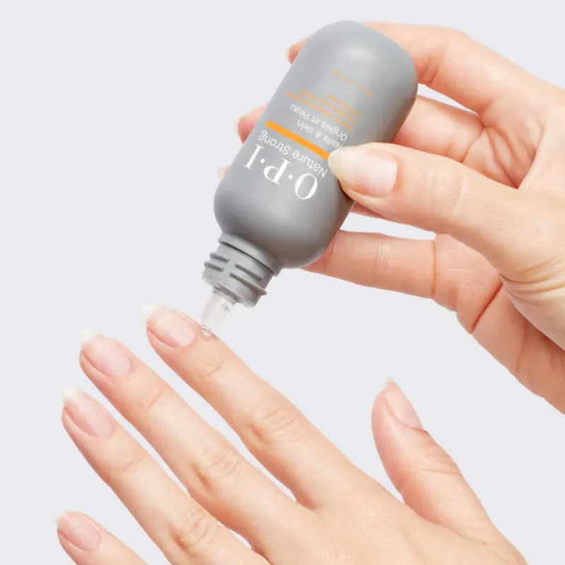 OPI Cuticle Softener met 95,1% natuurlijke ingrediënten en glycerine voor zachte, soepele nagelriemen. Vegan verzorging voor 