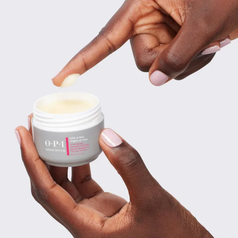 OPI nachtelijke cuticle balm 20ml met MoodBloom™. Vegan verzorging voor zachte, gehydrateerde nagelriemen tijdens je slaap.