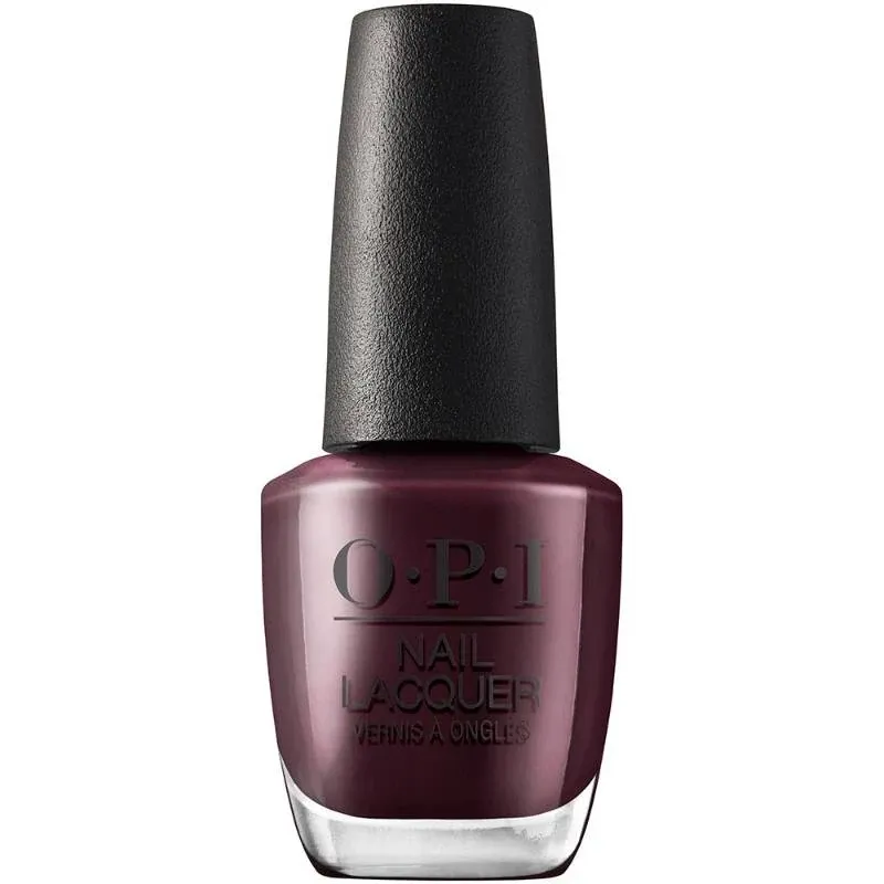 Bordeaux, glans, OPI nagellak “Complimentary Wine” – rijke mani voor perfecte nagels.