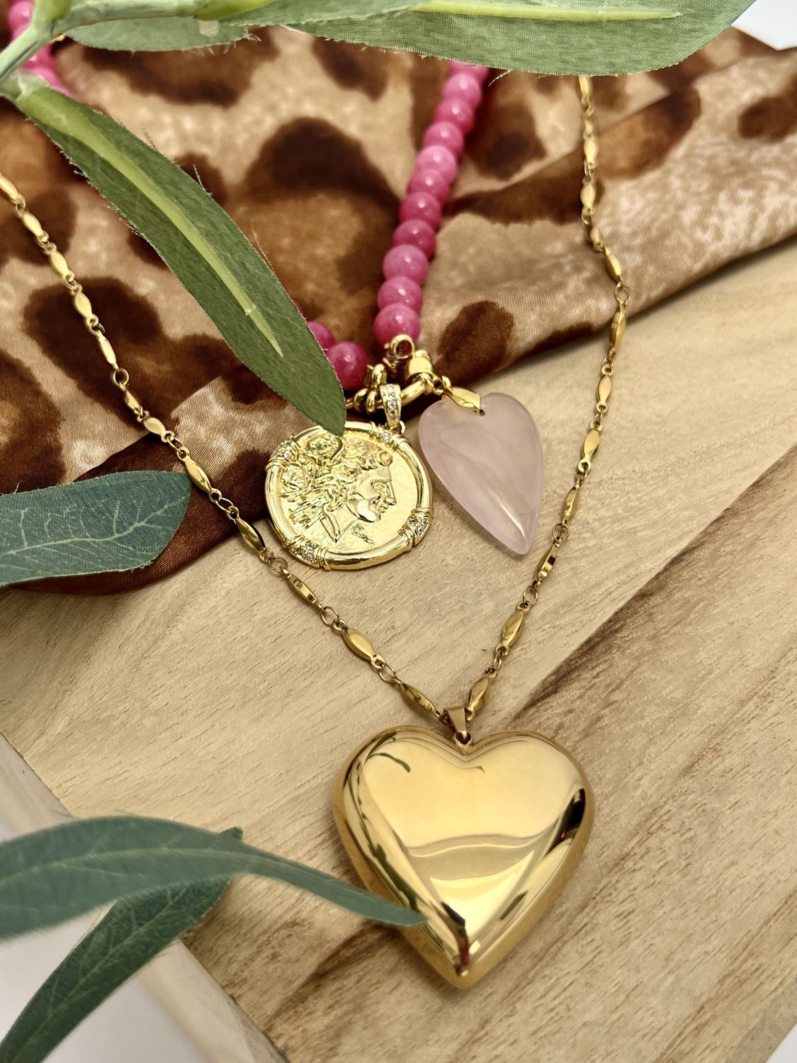 FS Dark pink jade ketting