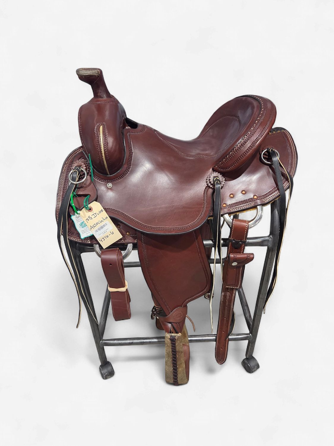 Irvine's 15 1/2" Association Saddle -Post Horn