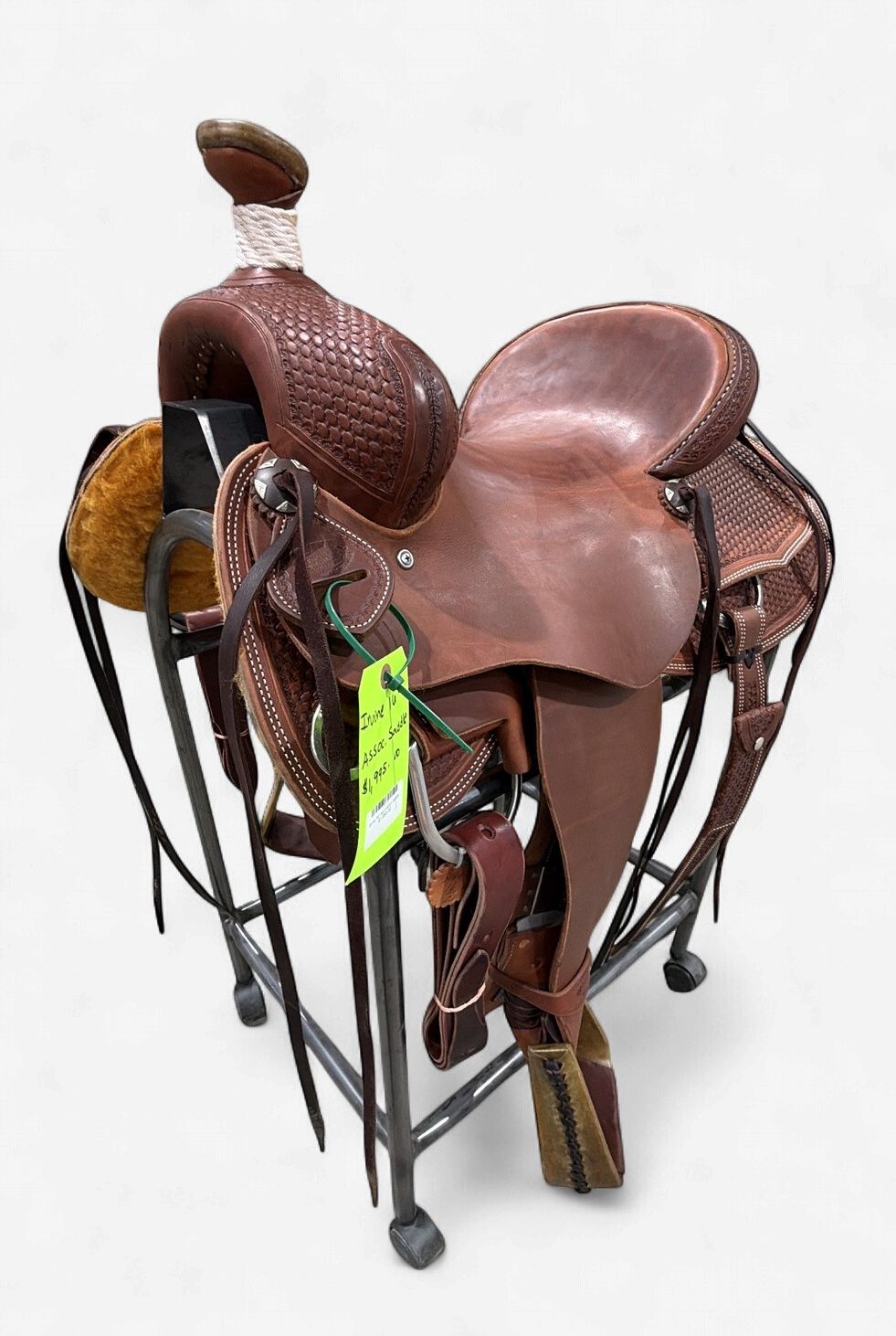 Irvine 16" Association Saddle