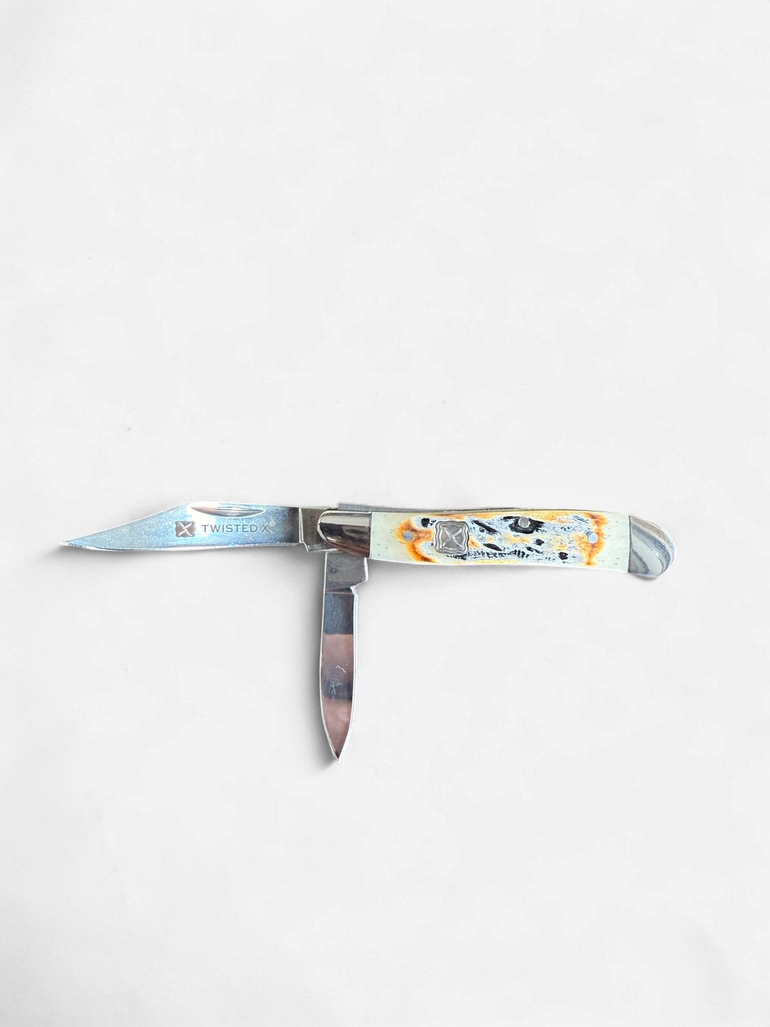 Twisted X Knife, 2 1/2-Inch Closed, Natural Aged-Bone Peanut