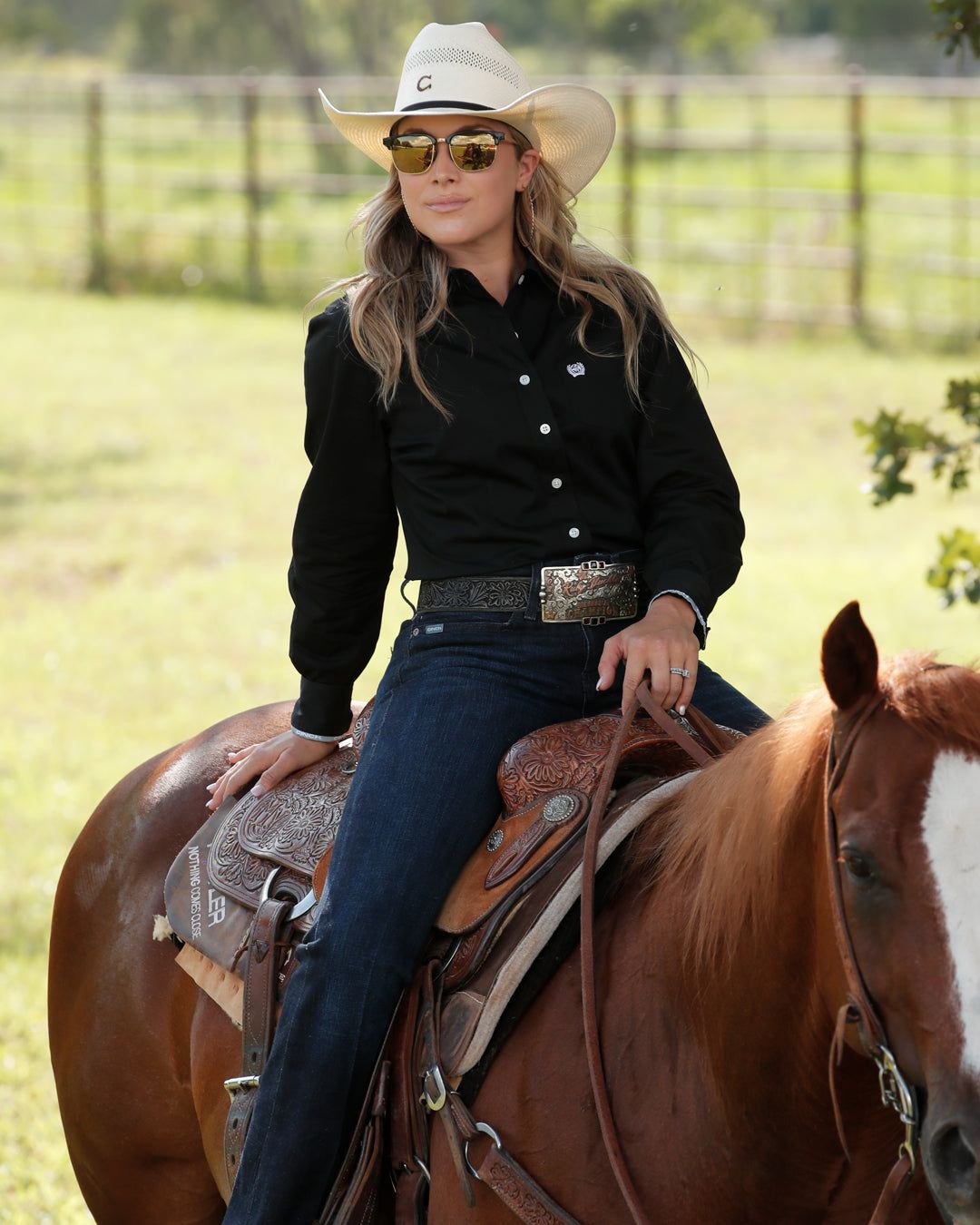 Cinch Women's Black Long Sleeve Solid Top