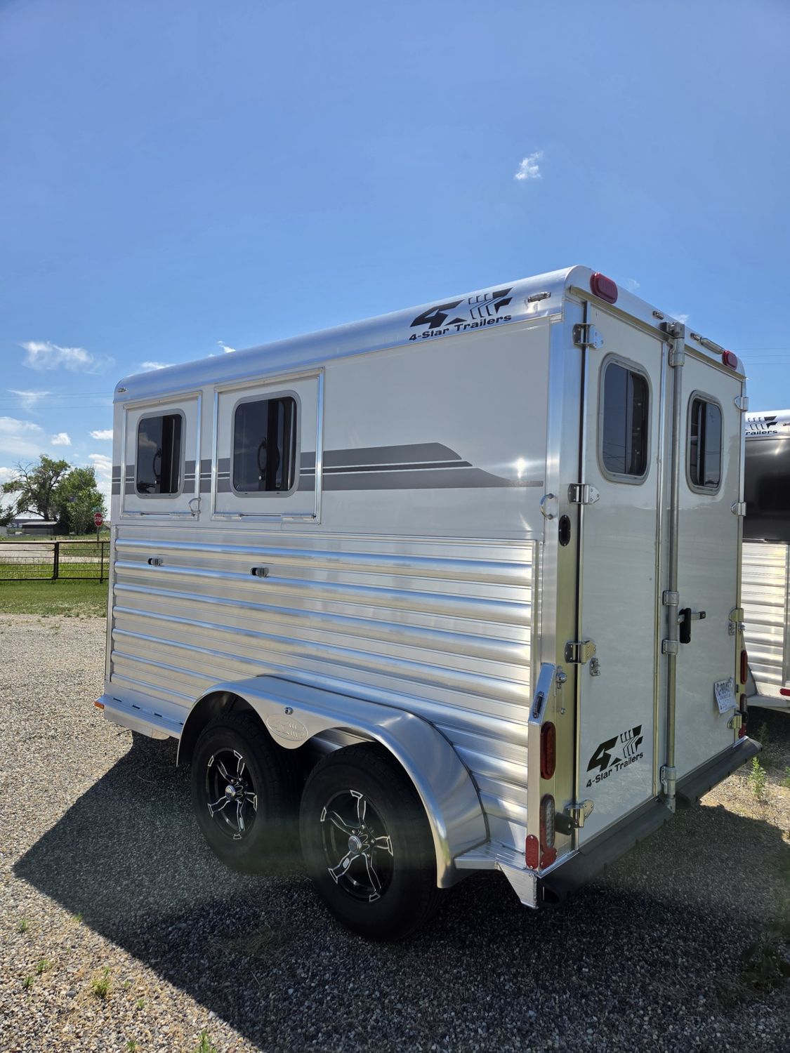 2027 11' 4- Star Slant Load 2 Horse Bumper Pull