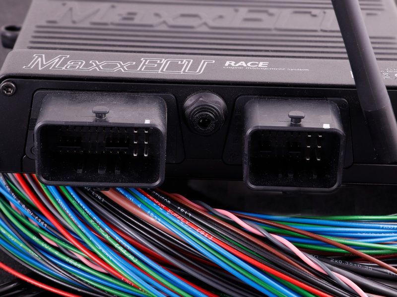 MaxxECU RACE STANDARD (ECU, harness 1 and accessories) MaxxECU RACE STANDARD (ECU, harness 1 and accessories)