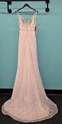 Size: 4    Brand: Jasmine Couture