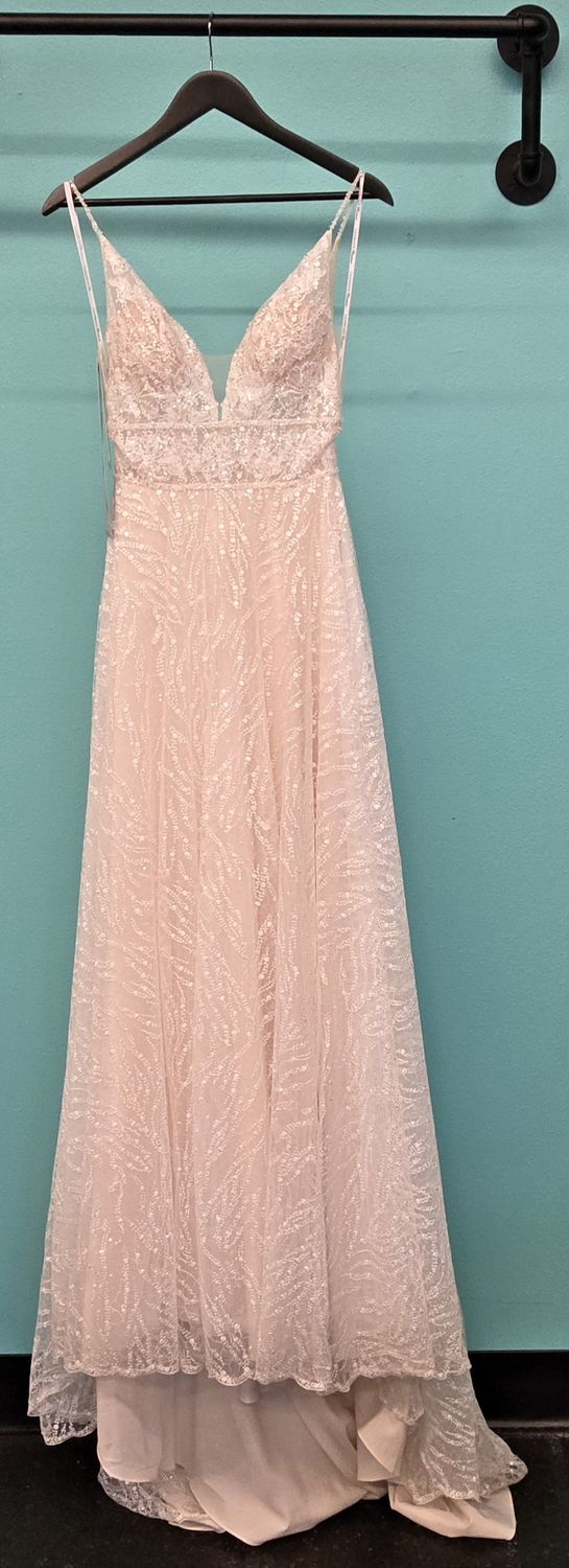 Size: 4    Brand: Jasmine Couture