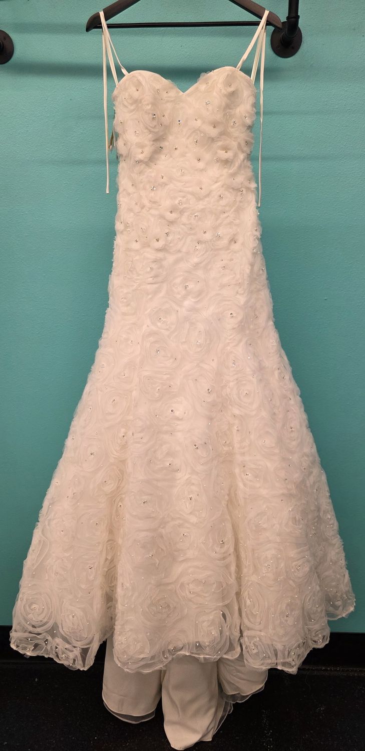 Size: 6    Brand: Mori Lee