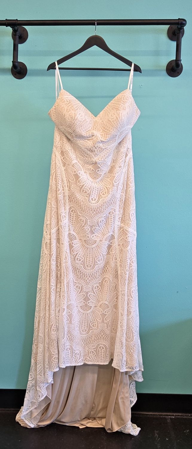 Size: 24  Brand: Essense of Australia-All Who Wonder