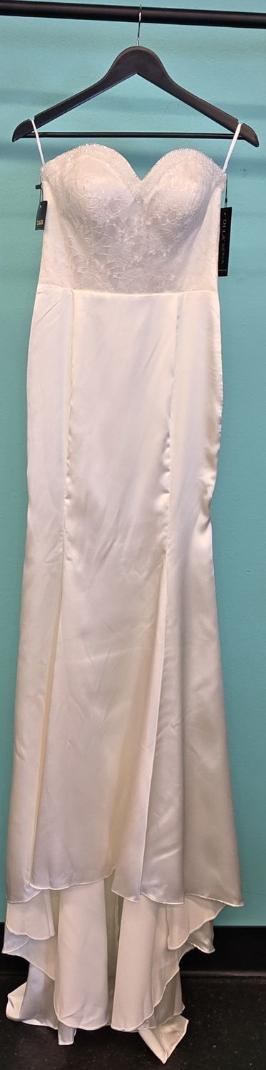 Size: 8    Brand:  Di La' Sena