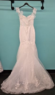 Size: 8   Brand: Wedding Dress