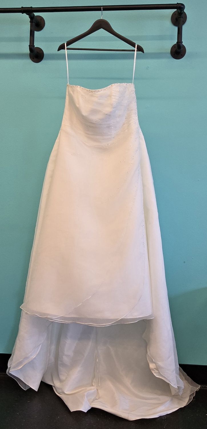 Size: 16  Brand: Davids Bridal Ivory