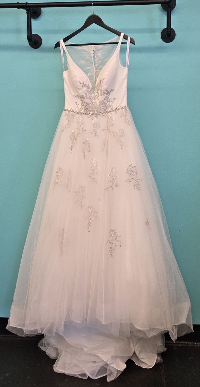 Size: 10     Brand: Alfred Angelo