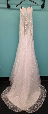 Size: 8     Brand: Wedding Dress