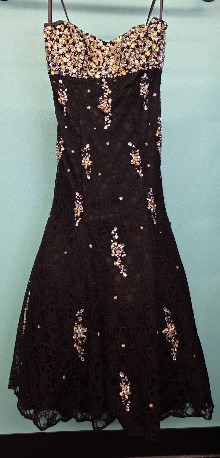 Size: 14    Brand: Mori Lee