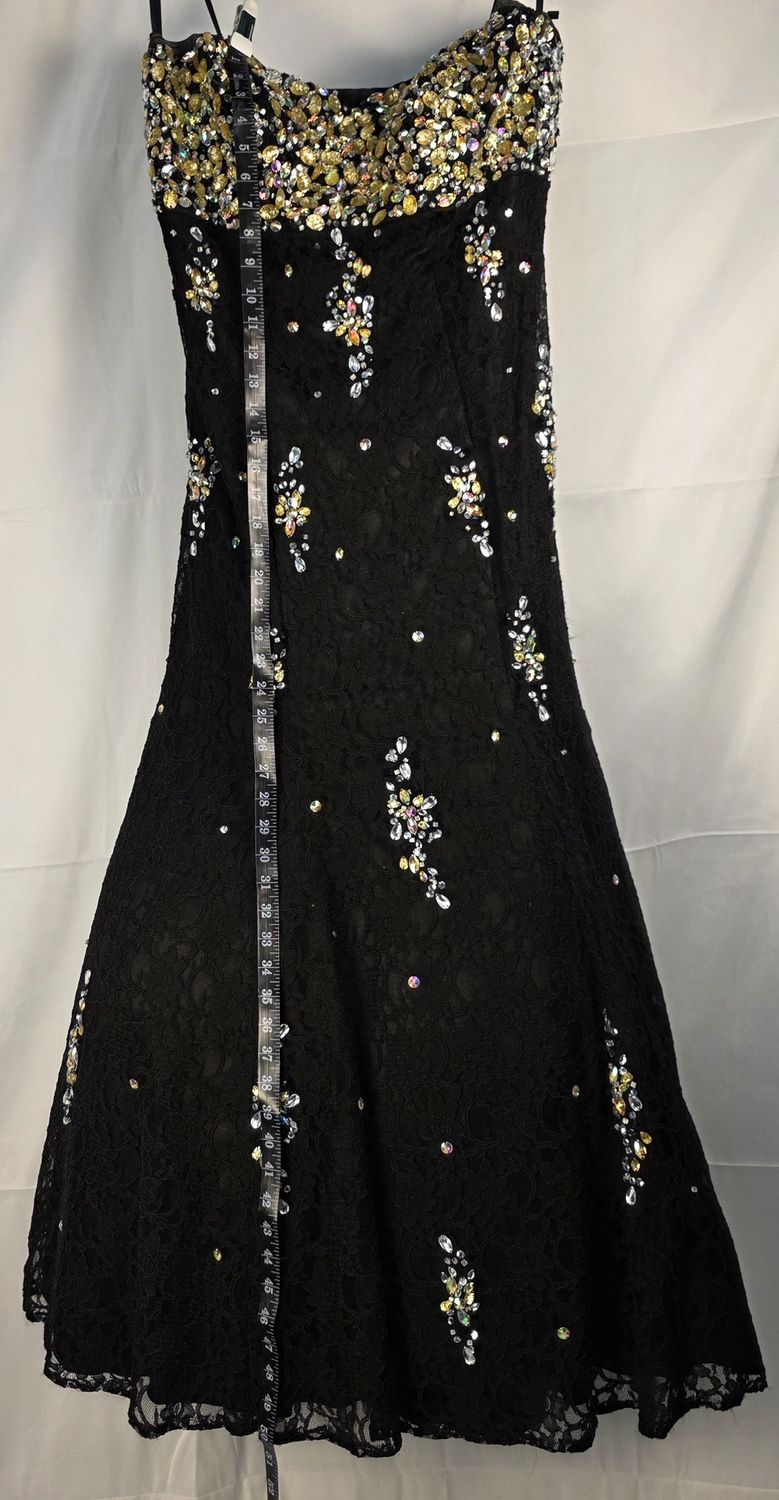 Size: 14    Brand: Mori Lee