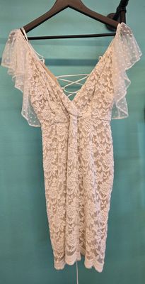 Size: M (6)   Brand: Selfie Leslie