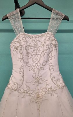 Size:  4   Brand: Davids Bridal