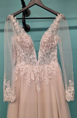 Size: 4   Brand: Jasmine Couture