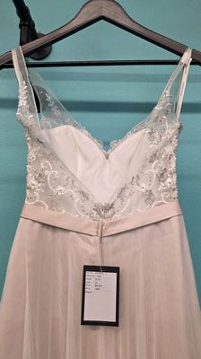 Size: 4    Brand: Moonlight Bridal