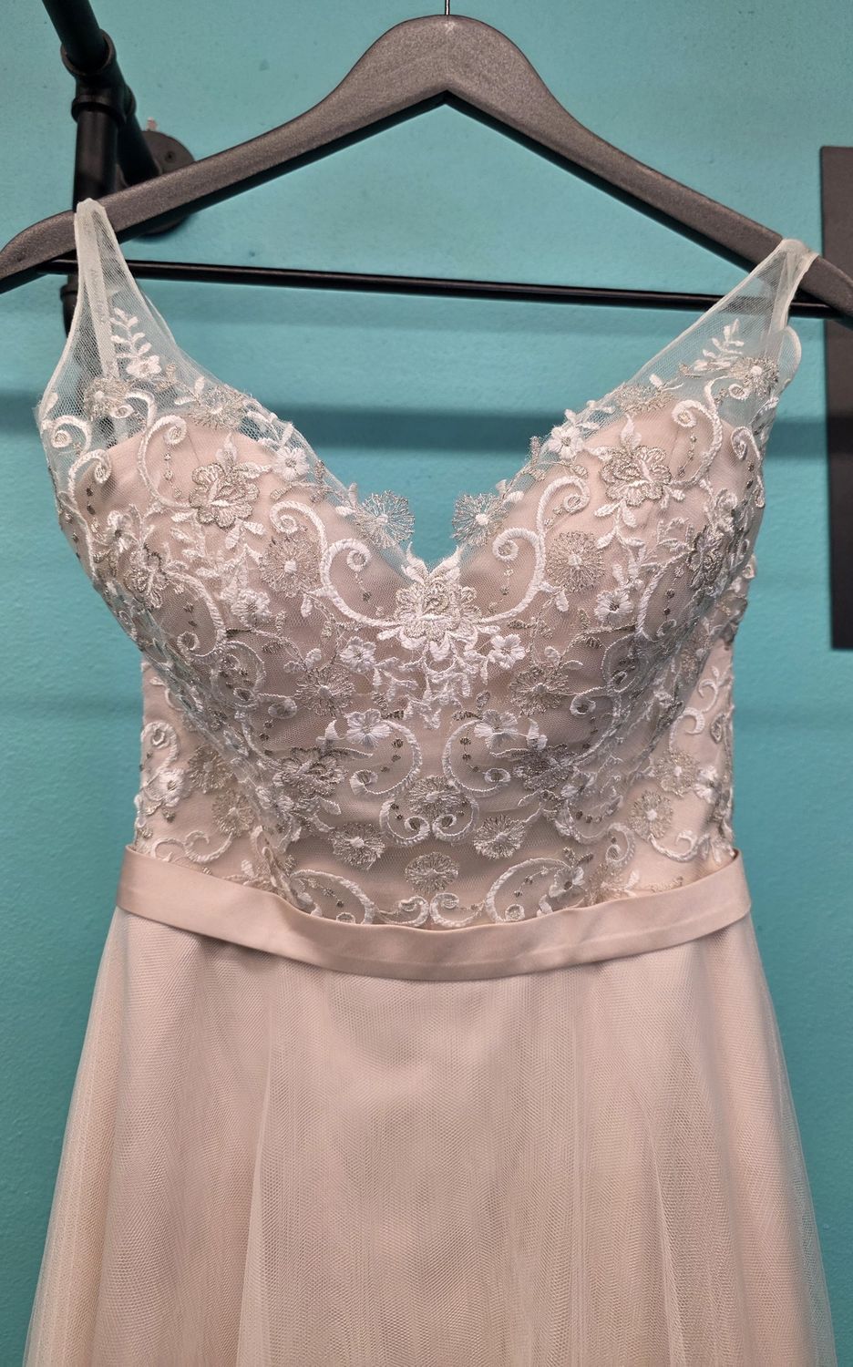 Size: 4    Brand: Moonlight Bridal