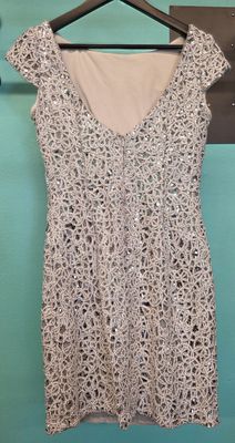 Size: 4   Brand: Adrianna Papell