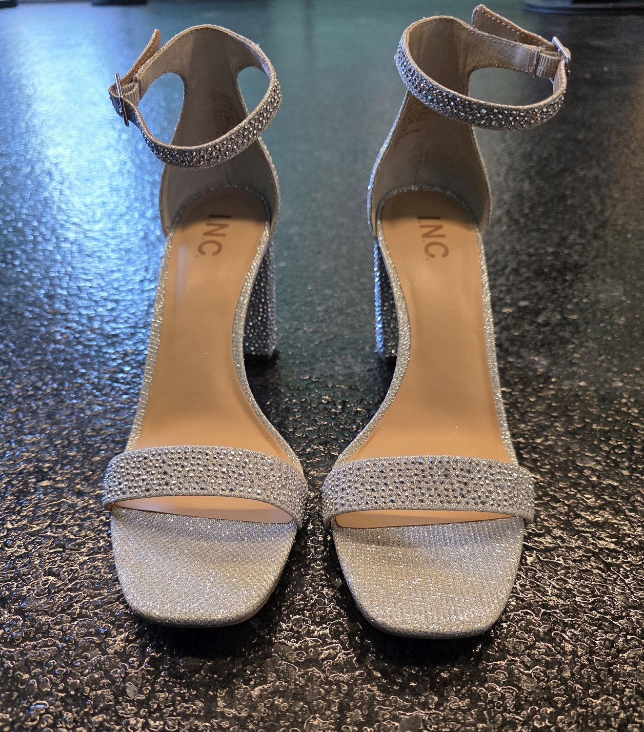 Size: 10  Brand: I.N.C.