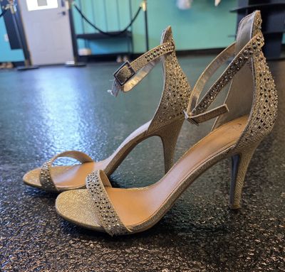 Size: 11   Brand: Material Girl