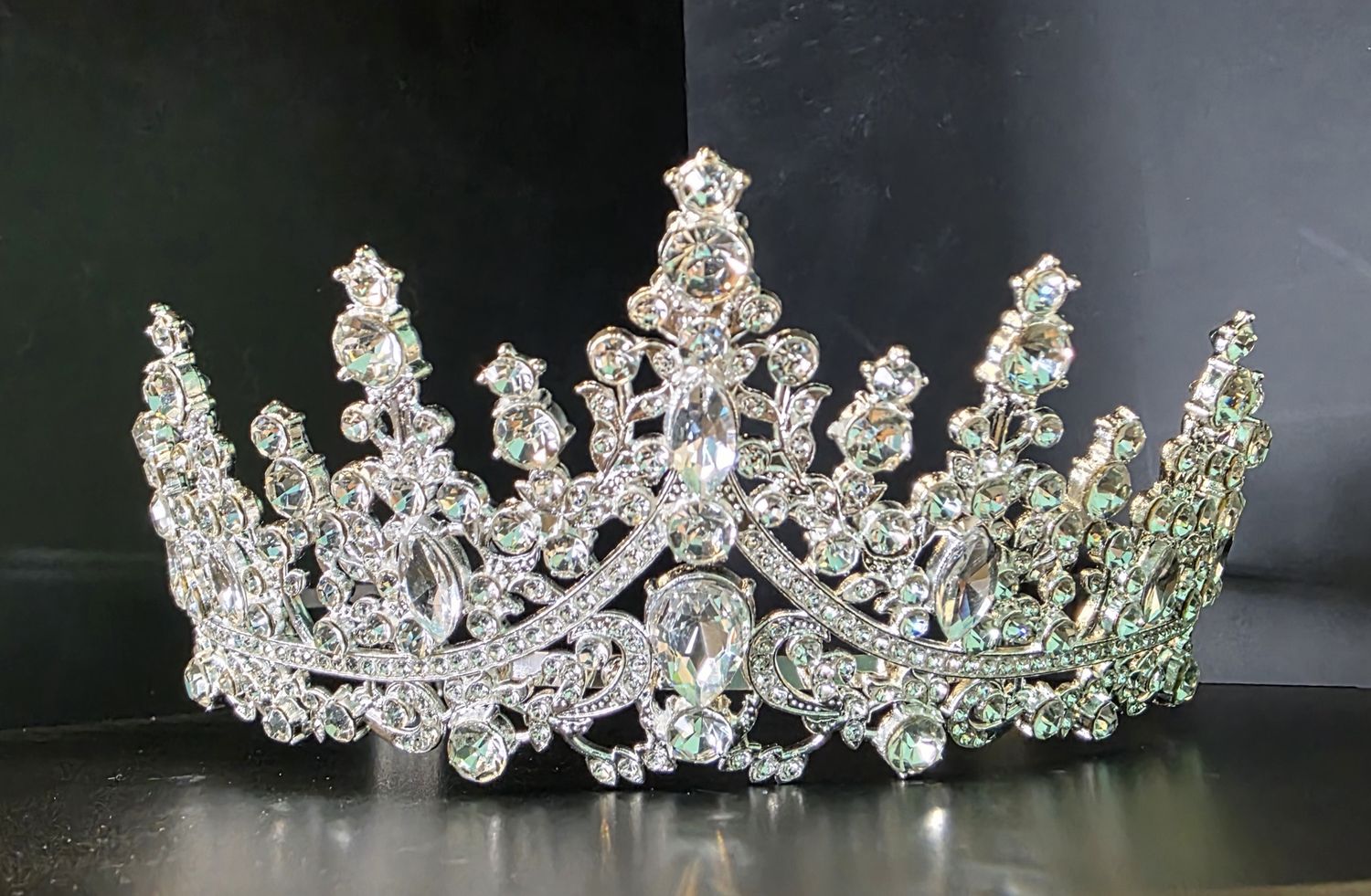 Tiara Crown   Brand: Unbranded