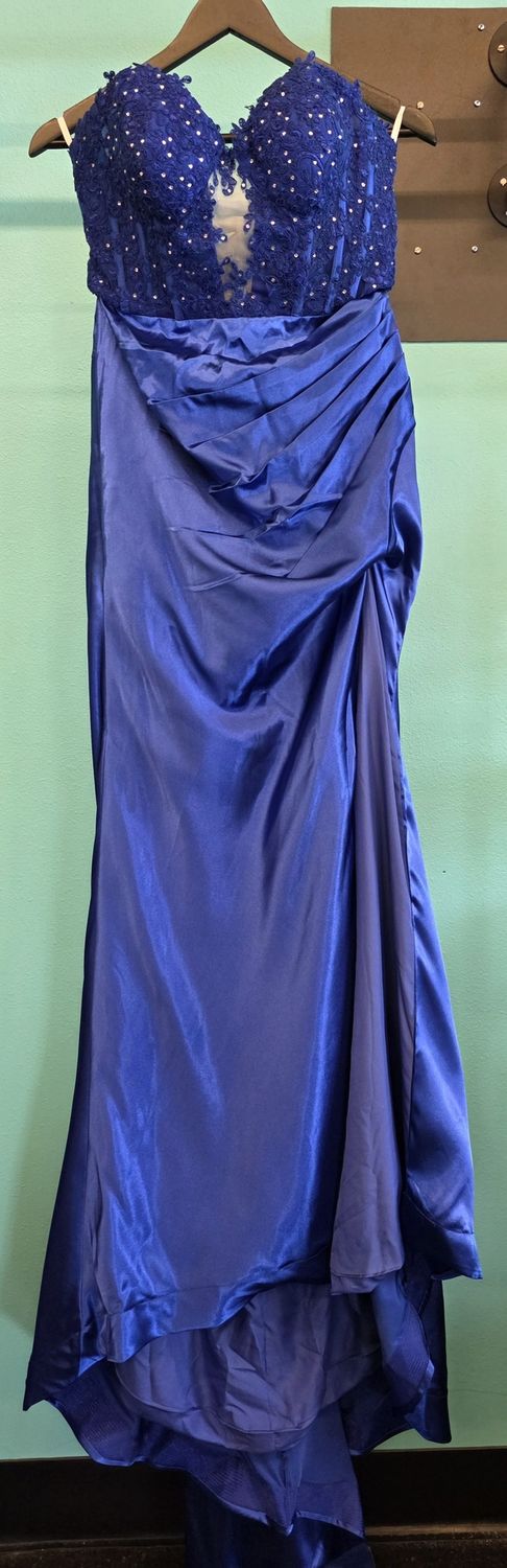 Size: 4   Brand: Wedding Dress