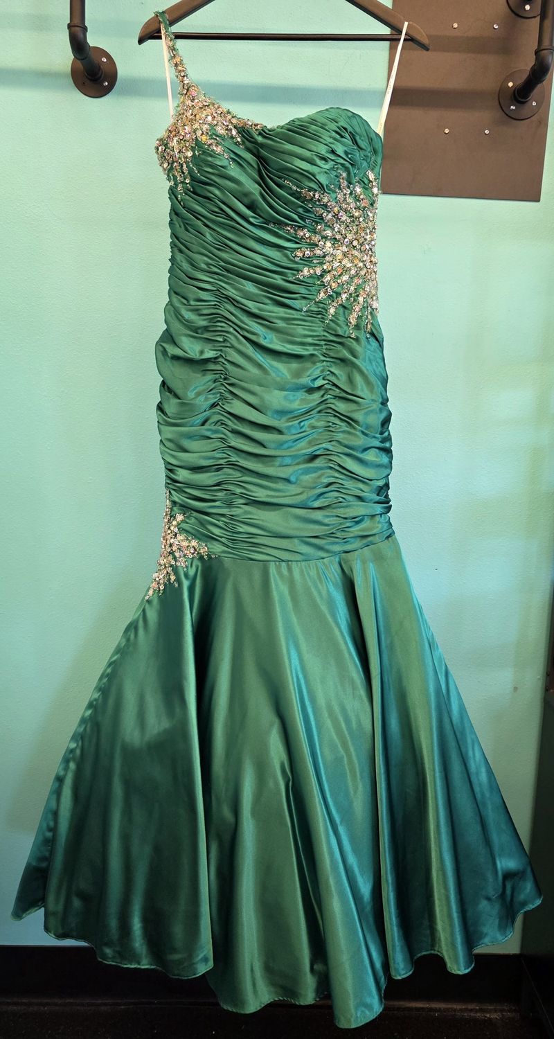 Size: 10    Brand: Night Moves