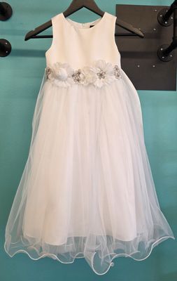 Size: Girls 5   Brand: Chantilly Place