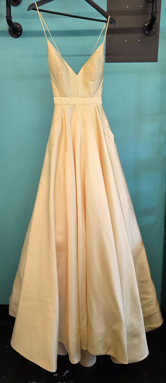 Size: 4    Brand: Sherri Hill