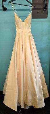 Size: 4    Brand: Sherri Hill