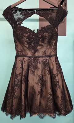 Size: 8    Brand: La Femme