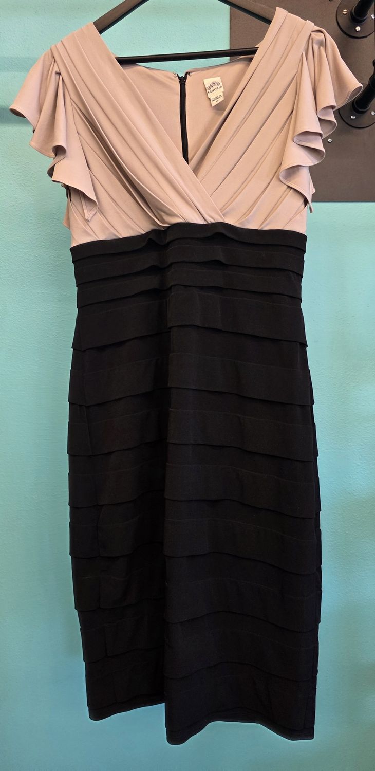 Size: 10    Brand: Sangria