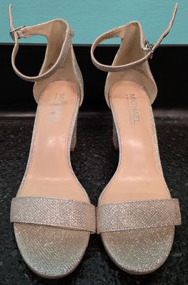 Size: 10   Brand: Michael Shannon