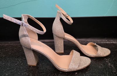 Size: 10   Brand: Michael Shannon