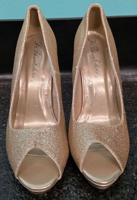 Size: 10   Brand: De Blossom Collection