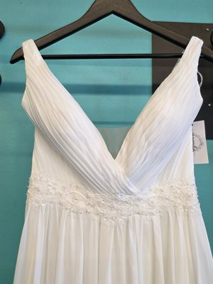 Size: 10    Brand: Magnolia Bride