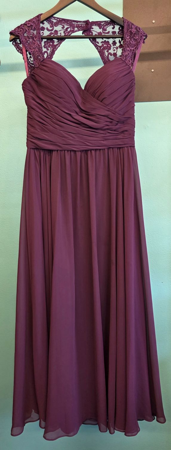 Size: 14     Brand: Mori Lee