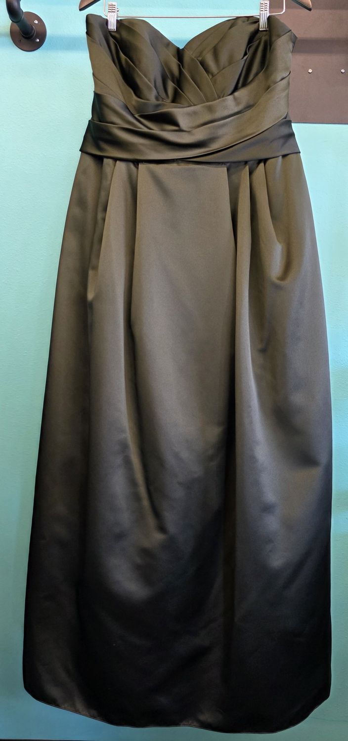 Size: 18    Brand: Davids Bridal