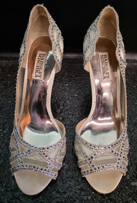 Size: 7.5   Brand: Badgley Mischka