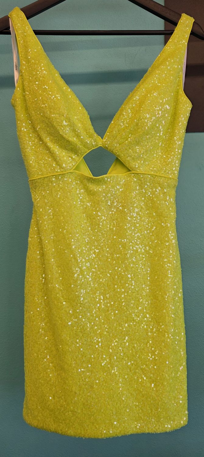 Size: 8    Brand: Ava Presley