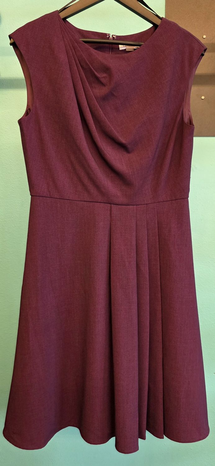 Size: 10   Brand: Calvin Klein