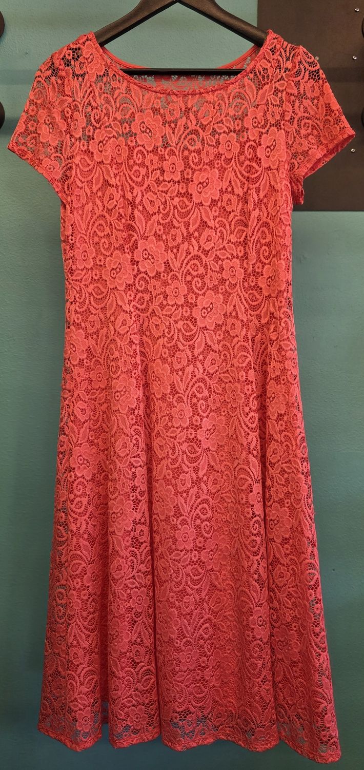 Size: 8    Brand: RN Studio - Ronni Nicole