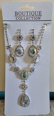 Necklace    Brand: Boutique Collection