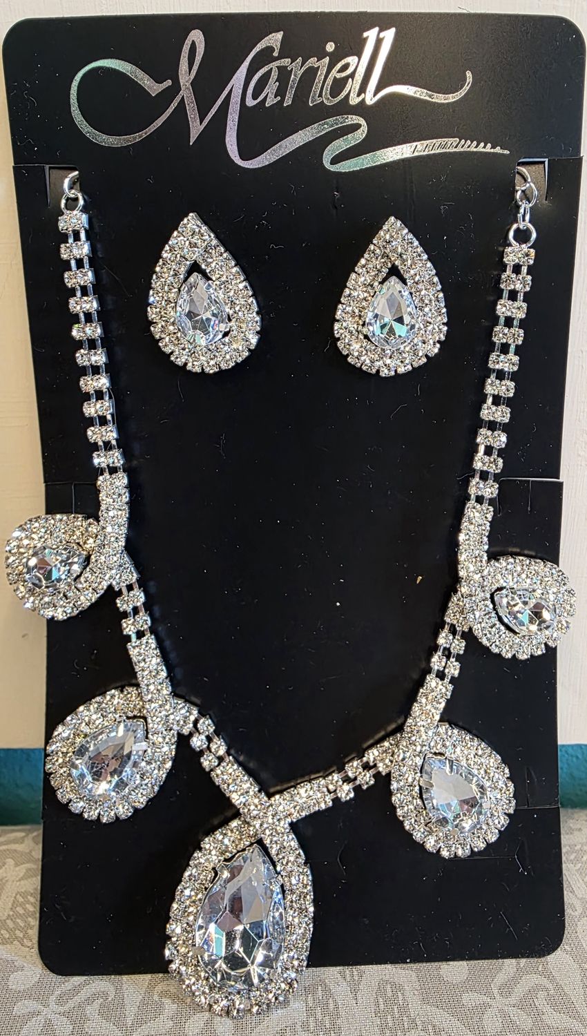 Chunky Silver Teardrop Set   Brand: Mariell